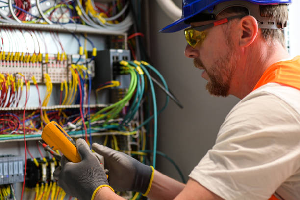 Best Electrical Outlet Repair  in Taft Mosswood, CA